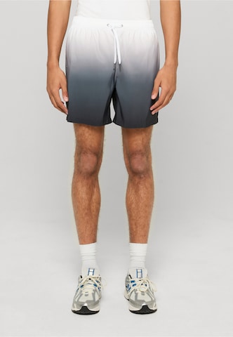 Pantaloncini da bagno di Urban Classics in grigio: frontale