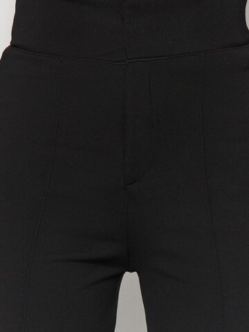 Trendyol Skinny Broek in Zwart