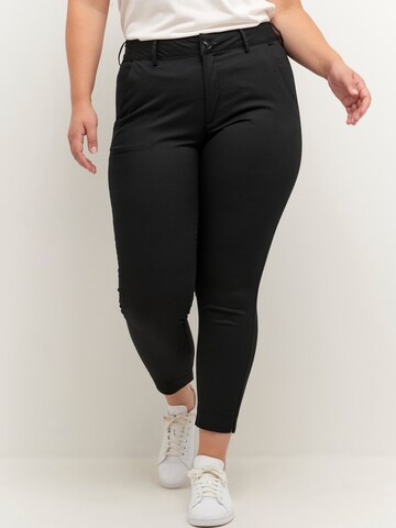 Skinny Pantaloni chino 'Leana' di KAFFE CURVE in nero: frontale