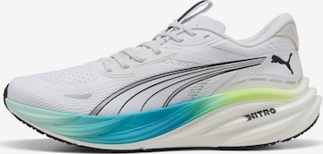 Chaussure de course 'Magnify 3' PUMA en blanc : devant