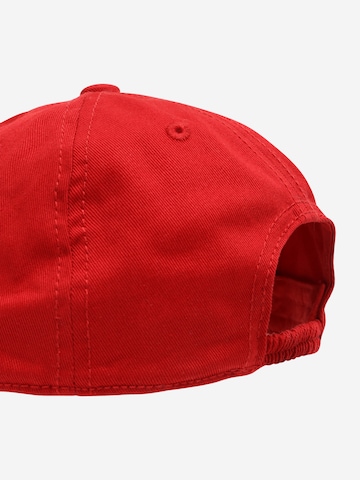 Chapeau GAP en rouge