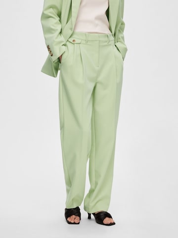 SELECTED FEMME Regular Trousers with creases 'Doah' in Green: front