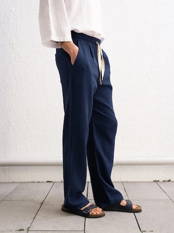 Regular Pantalon Giesto en bleu