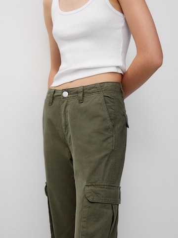 Loosefit Pantalon cargo Pull&Bear en vert