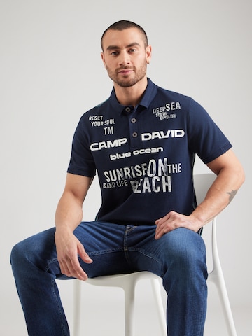 Tricou de la CAMP DAVID pe albastru: față