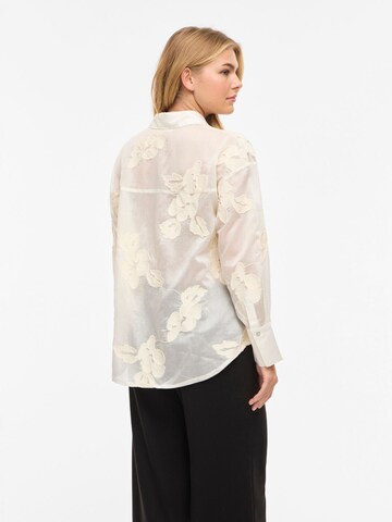Chemisier 'VIBeka' VILA en blanc