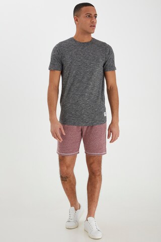 !Solid Regular Sweatshorts 'Toljan' in Rot