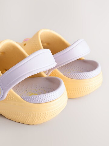 Next Flats in Yellow