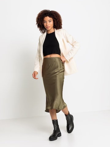 LASCANA Skirt in Green: front