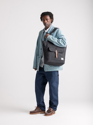 Herschel Shopper 'Retreat' in Black: front