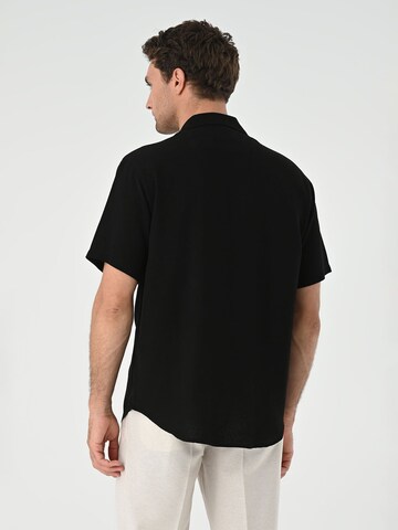 Antioch Regular fit Button Up Shirt in Black