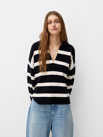 Pull-over Bershka en noir : devant