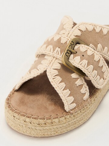 MOU - Zapatos abiertos en rosa