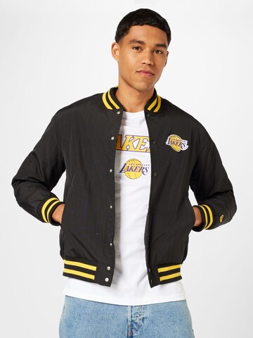 NEW ERA Between-season jacket in Black: front