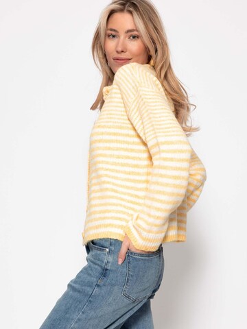 SASSYCLASSY Strickjacke in Gelb