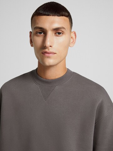 Sweat-shirt Bershka en gris