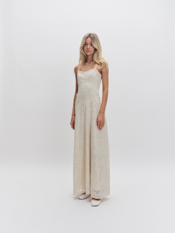 Abito di millane in beige