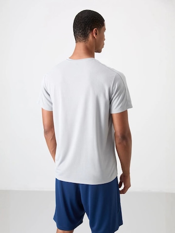 Tommy Life Performance shirt in Grey