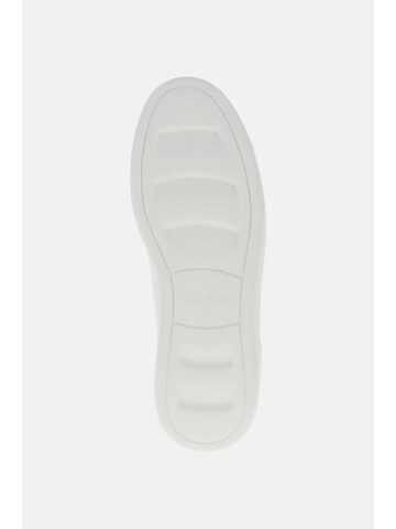 GUESS Sneaker 'Welyar' in Weiß