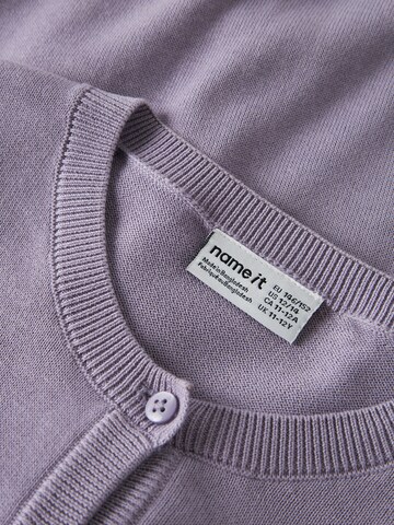 NAME IT Neuletakki 'NKFValane' värissä lila