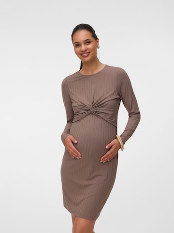 MAMALICIOUS - Vestido en marrón: frente