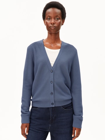 ARMEDANGELS Strickjacke 'Menaal' (GOTS) in Blau: Vorderseite