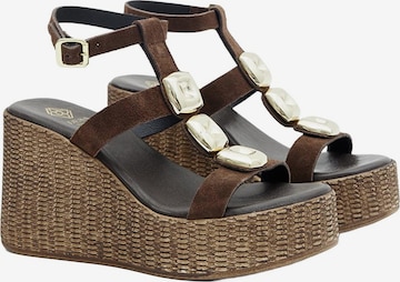 Desa Strap Sandals 'Keilsandalen' in Brown: front