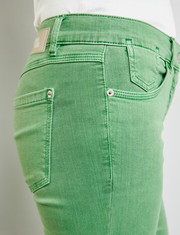 GERRY WEBER Regular Jeans in Green