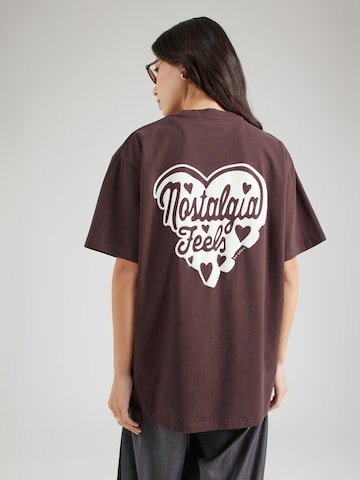 T-shirt 'Nostalgia Heart' OH APRIL en marron : devant