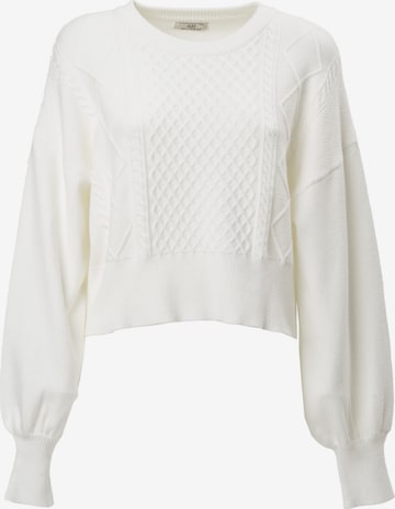 Influencer Sweater in White: front