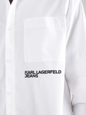 Coupe regular Chemise KARL LAGERFELD JEANS en blanc