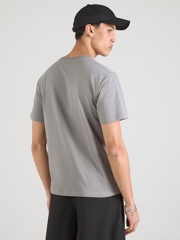 Pepe Jeans - Camiseta en gris