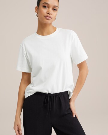 T-shirt oversize WE Fashion en blanc : devant