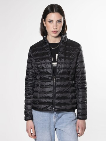 Influencer Jacke in Schwarz: Vorderseite