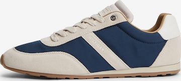 Baskets basses TOMMY HILFIGER en blanc : devant