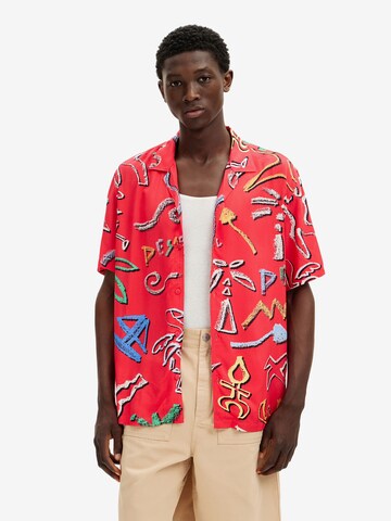 Desigual Классический крой Рубашка в Красный: спереди