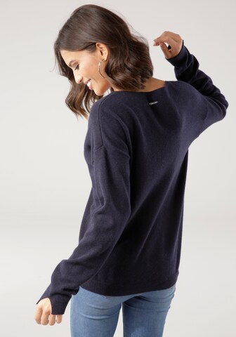 LAURA SCOTT Sweater in Blue