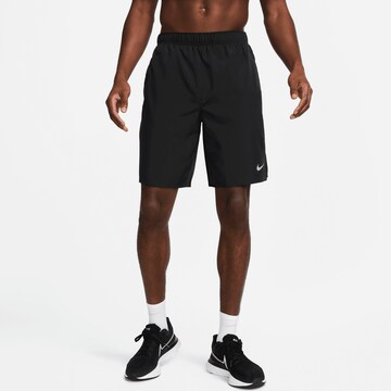 Regular Pantalon de sport NIKE en noir : devant