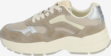 Baskets basses GANT en beige : devant