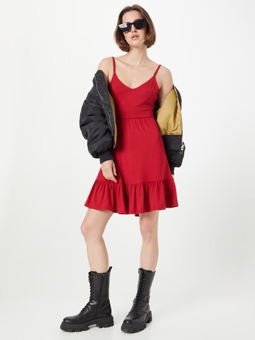 Robe 'Caya' ABOUT YOU en rouge