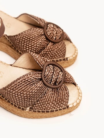 Alhamas Strap sandal 'Alpargata Cuña 8 cm' in Brown