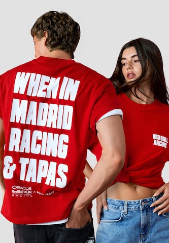 Red Bull Racing x Pepe Jeans - Camiseta 'RACING & TAPAS' en rojo