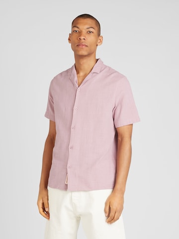 Regular fit Camicia di Revolution in rosa: frontale