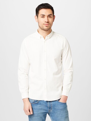 QS Regular fit Button Up Shirt in White: front