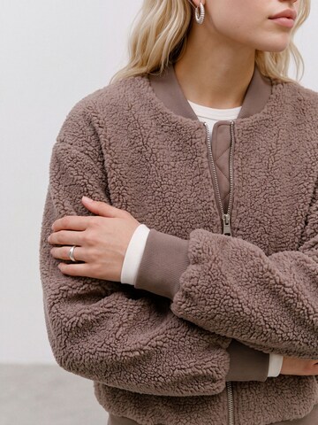 VERO MODA Between-season jacket 'KARLA' in Brown