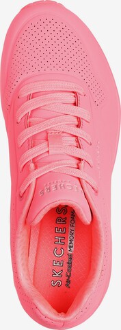 SKECHERS Sneakers laag 'Uno Stand On Air' in Oranje