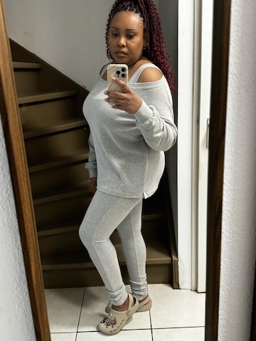Mowi Fit Tracksuit in Grey