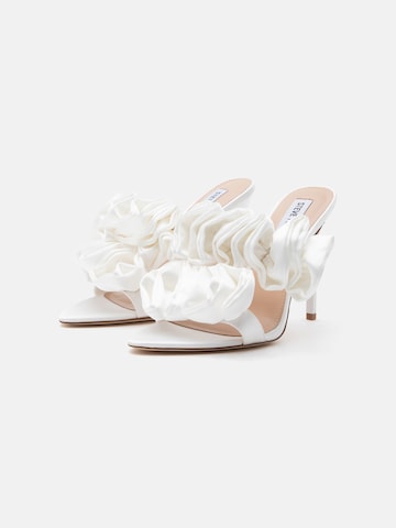 STEVE MADDEN Čevlji s peto 'Aalina' | bela barva