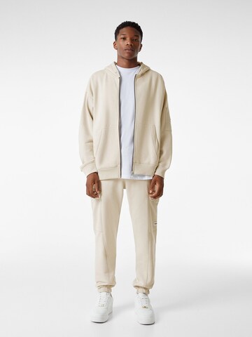 Bershka Tapered Cargobroek in Grijs