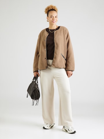 Vero Moda Curve Between-Season Jacket 'VMCCANDICE' in Brown
